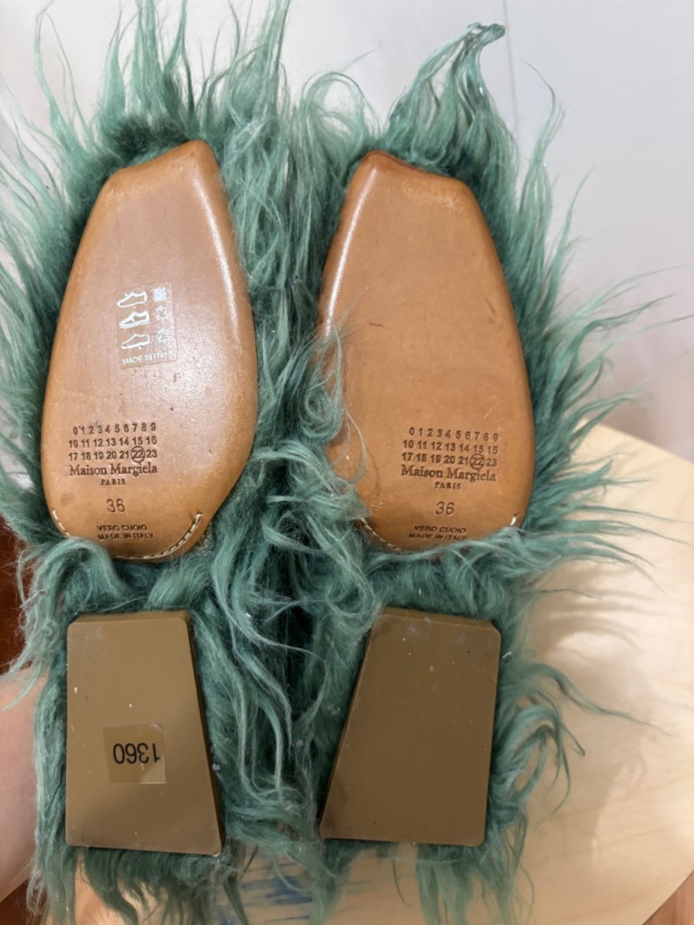 Maison Margiela Faux Fur Slippers Suspended Pyramid Heels - Picture 5 of 5